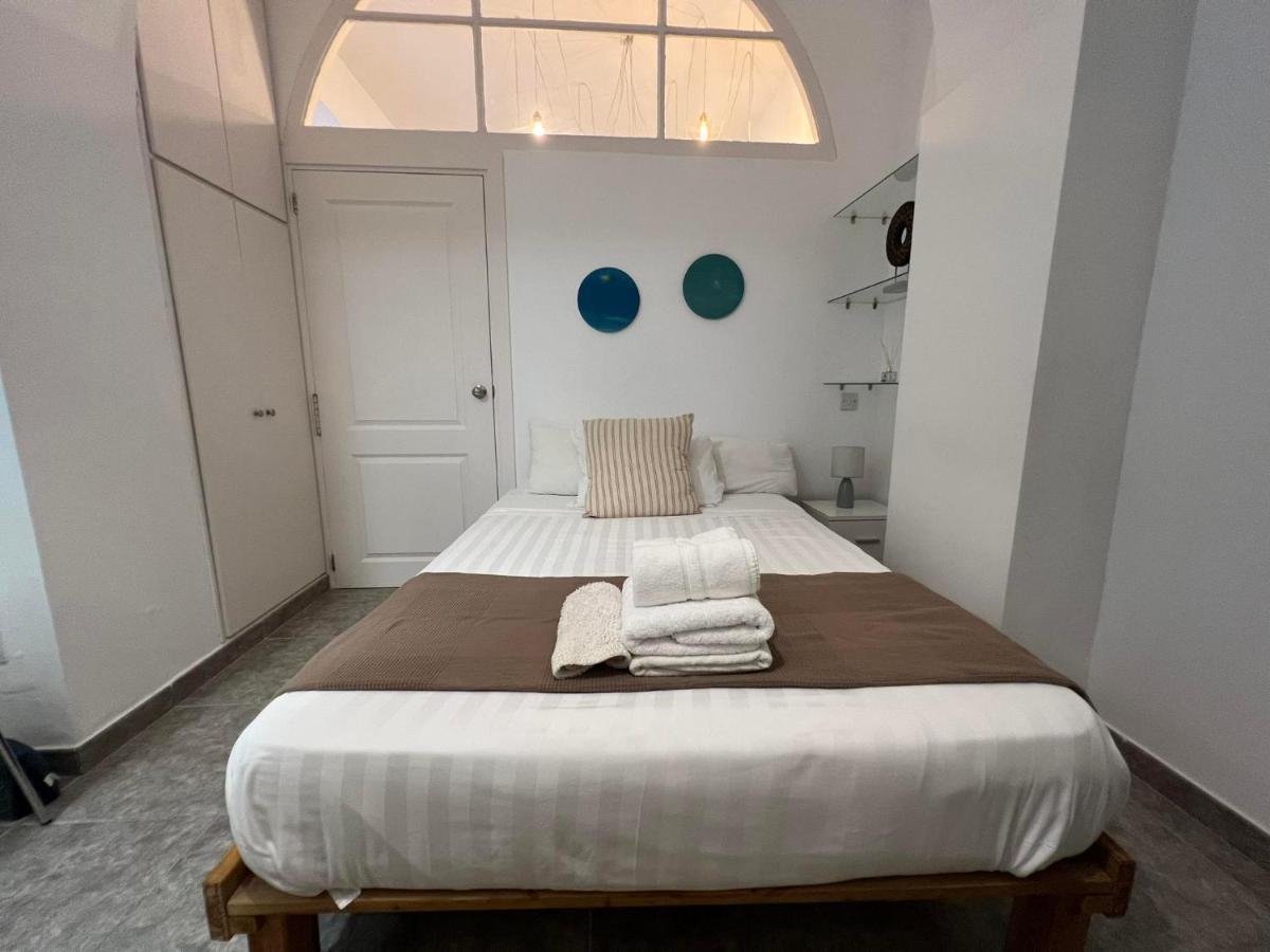 Quirky 1Br Just Off Main Street Prime Location Apartment Gibraltar Bagian luar foto