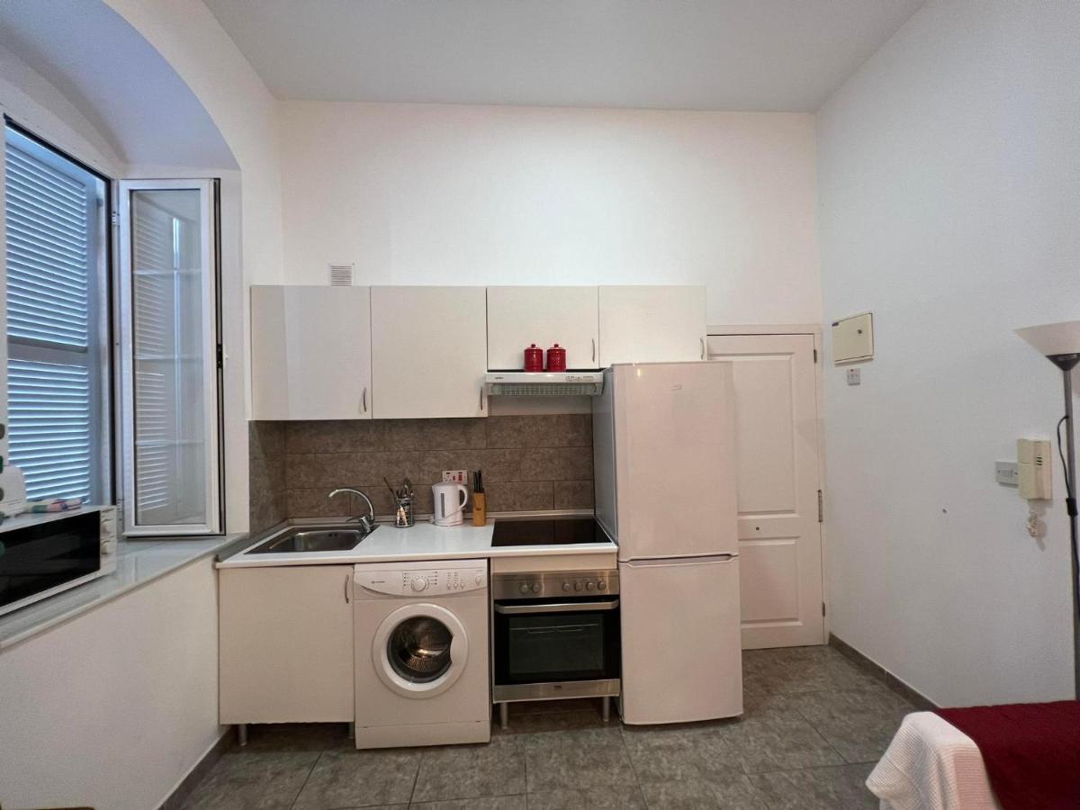 Quirky 1Br Just Off Main Street Prime Location Apartment Gibraltar Bagian luar foto