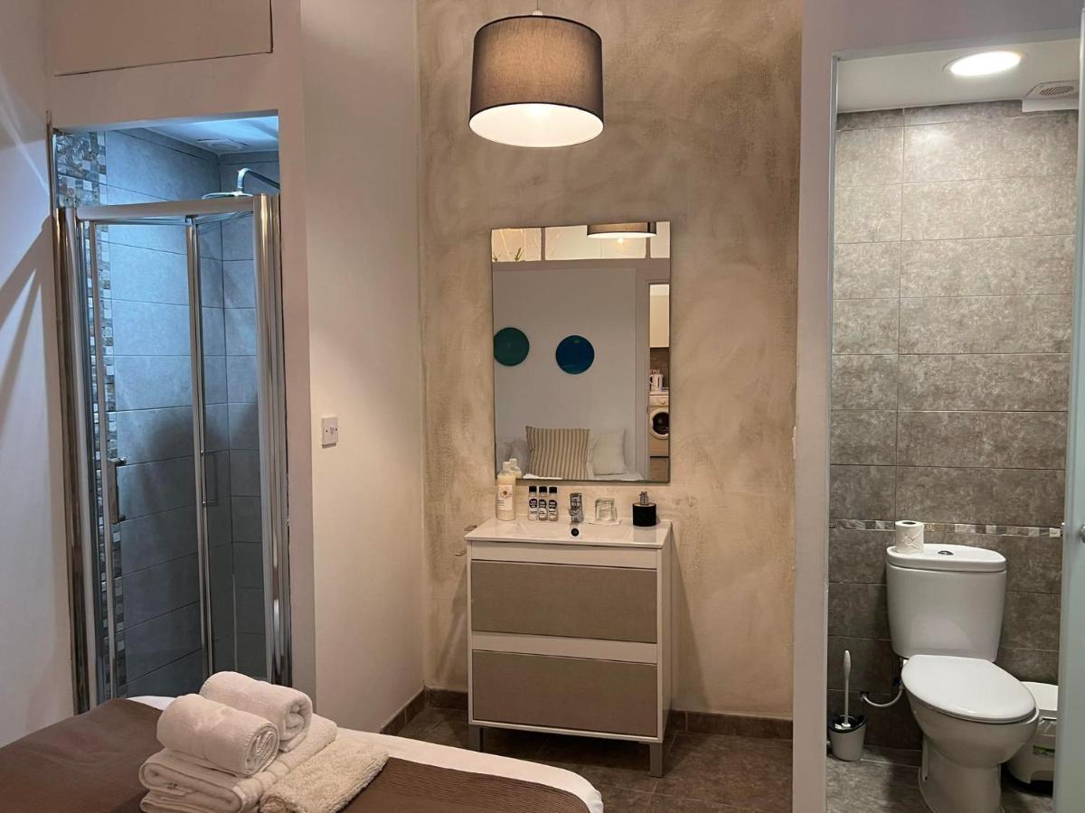 Quirky 1Br Just Off Main Street Prime Location Apartment Gibraltar Bagian luar foto