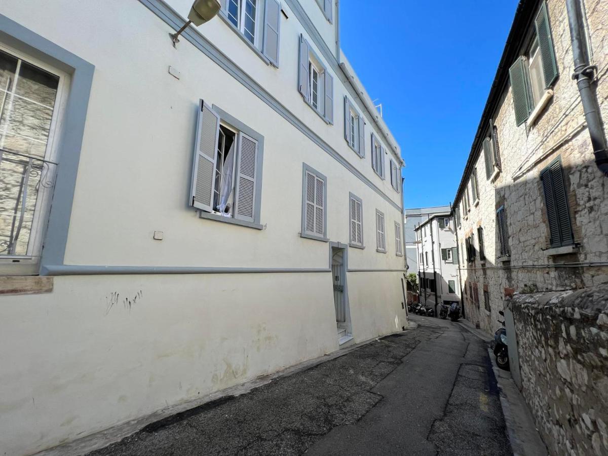 Quirky 1Br Just Off Main Street Prime Location Apartment Gibraltar Bagian luar foto